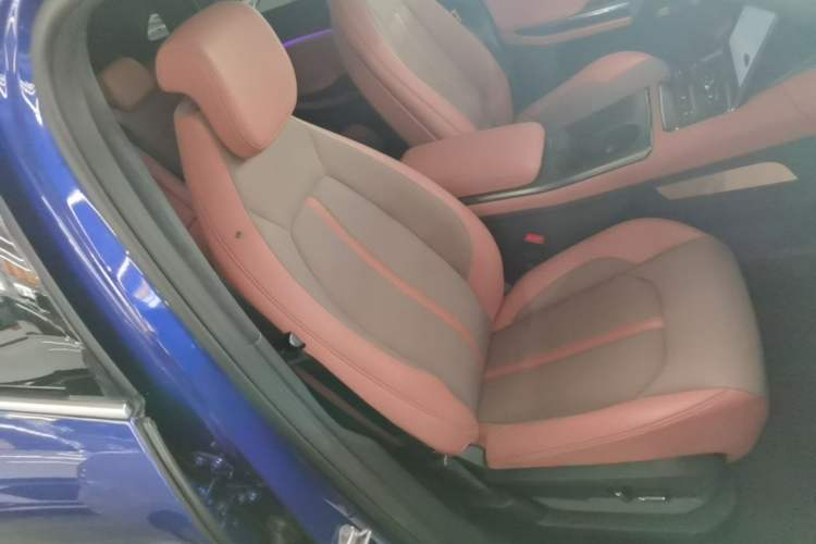 Used Nio EC6 2020 605 km Sport Edition Right Front Seat