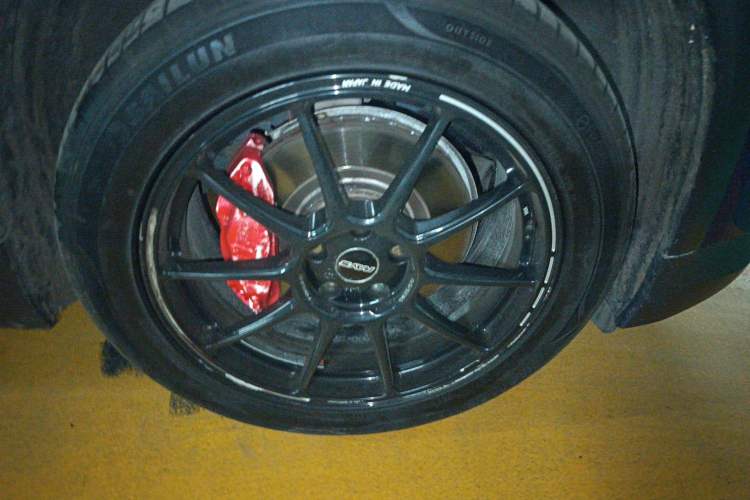 Used Nio EC6 2020 605 km Sport Edition Right Front Wheel Hub