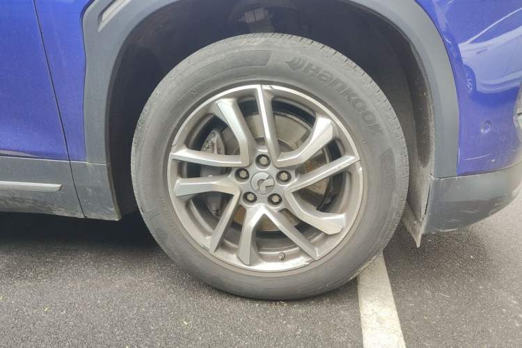Used Nio EC6 2020 465 km Sport Edition Right Front Wheel Hub