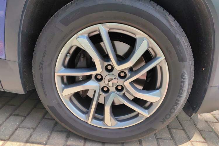 Used Nio EC6 2020 430 km Sport Version Right Front Wheel Hub
