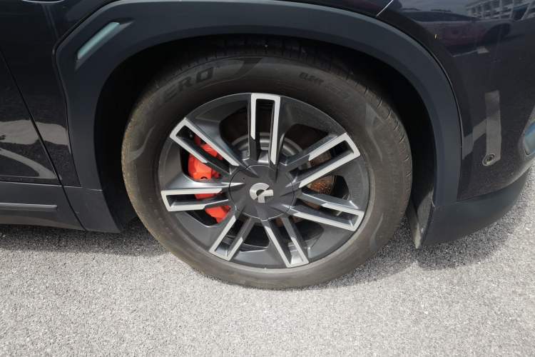 Used Nio EC6 2020 615 km Performance Edition Right Front Wheel Hub