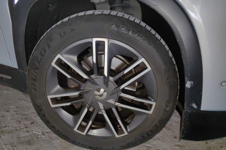 Used Nio EC6 2020 615 km Signature Edition Right Front Wheel Hub