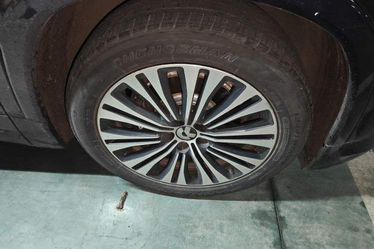 Used Nio EC6 2020 440 km Performance Version Right Front Wheel Hub