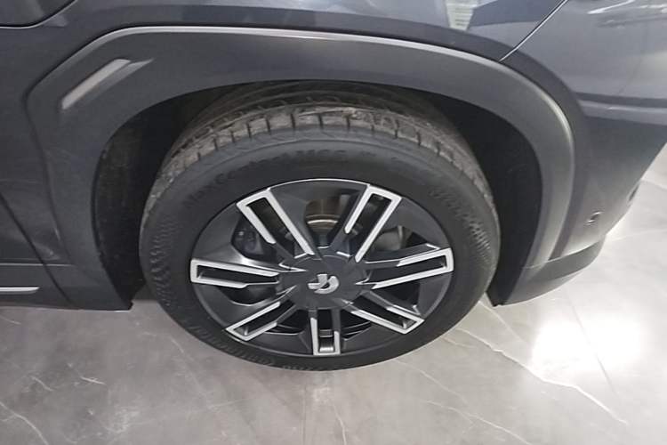 Used Nio EC6 2020 430 km Sport Version Right Rear Wheel Hub