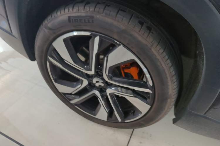 Used Nio EC6 2020 615 km Performance Edition Right Rear Wheel Hub