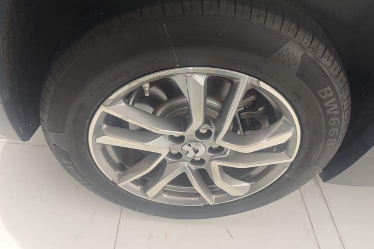 Used Nio EC6 2020 615 km Performance Edition Right Rear Wheel Hub