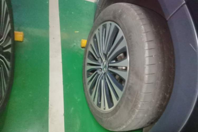 Used Nio EC6 2020 605 km Sport Edition Right Rear Wheel Hub