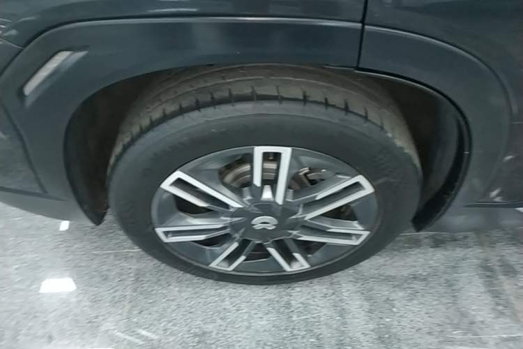 Used Nio EC6 2020 440 km Performance Version Right Rear Wheel Hub
