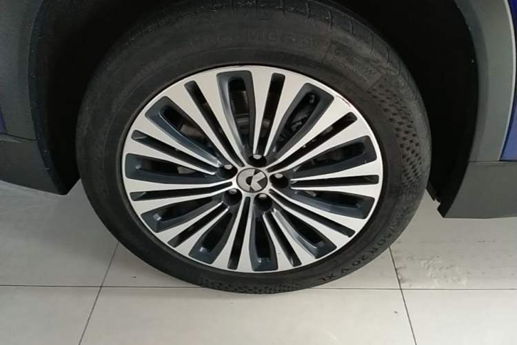 Used Nio EC6 2020 605 km Sport Edition Right Rear Wheel Hub