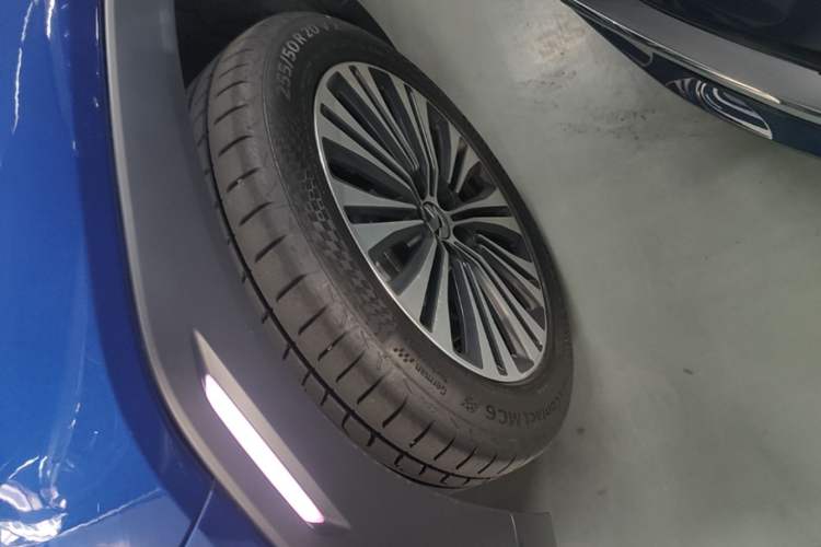 Used Nio EC6 2020 475 km Performance Version Right Rear Wheel Hub