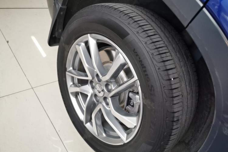 Used Nio EC6 2020 465 km Sport Edition Right Rear Wheel Hub