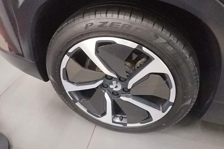 Used Nio EC6 2020 440 km Performance Version Right Rear Wheel Hub