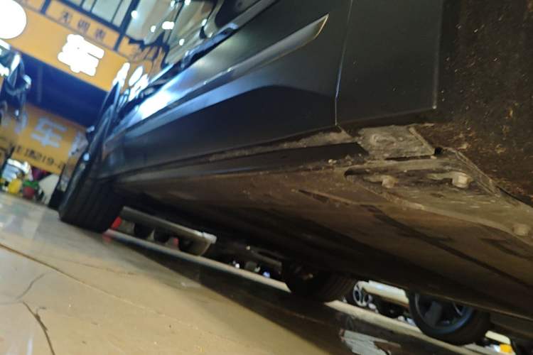 Used Nio EC6 2020 465 km Sport Edition Right Side Sill