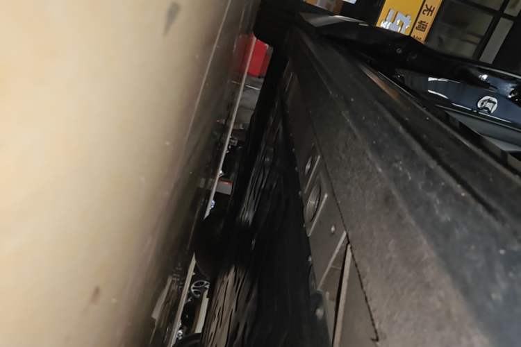 Used Nio EC6 2020 615 km Performance Edition Right Side Sill