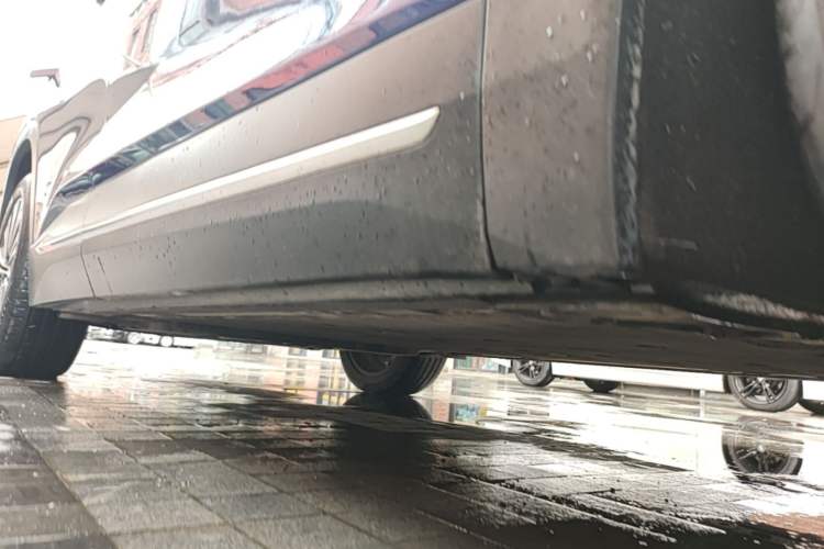 Used Nio EC6 2020 440 km Performance Version Right Side Sill