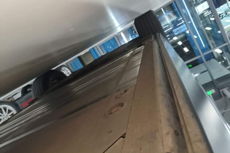 Used Nio EC6 2020 430 km Sport Version Right Side Sill