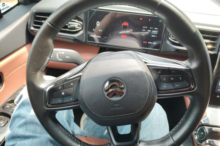 Used Nio EC6 2020 605 km Sport Edition Steering Wheel