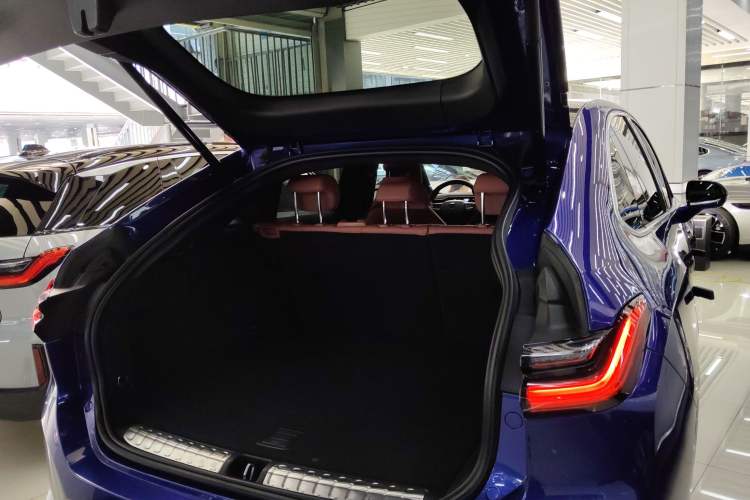 Used Nio EC6 2020 605 km Sport Edition Trunk