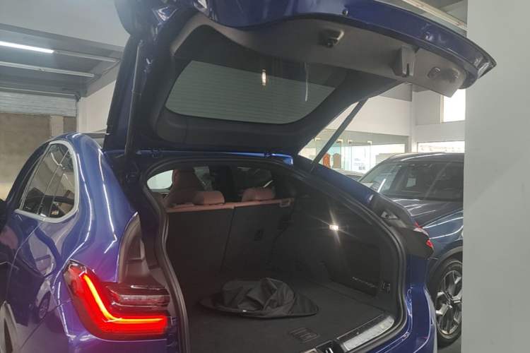 Used Nio EC6 2020 475 km Performance Version Trunk