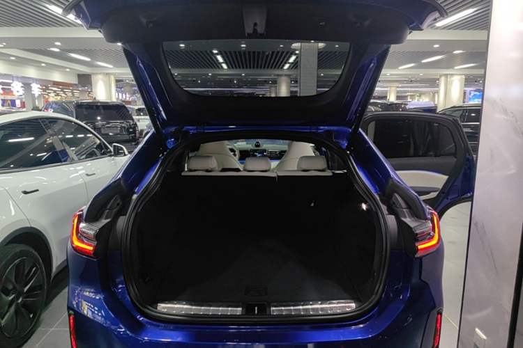 Used Nio EC6 2020 440 km Performance Version Trunk
