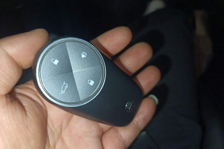 Used Nio EC6 2020 605 km Sport Edition Vehicle Key