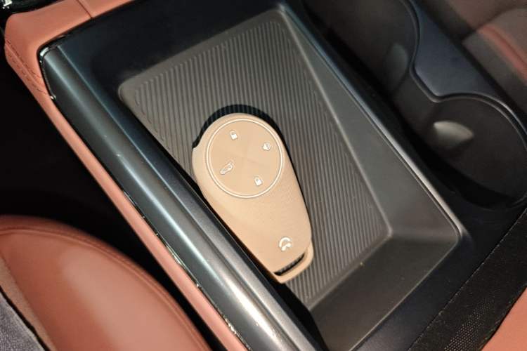 Used Nio EC6 2020 605 km Sport Edition Vehicle Key