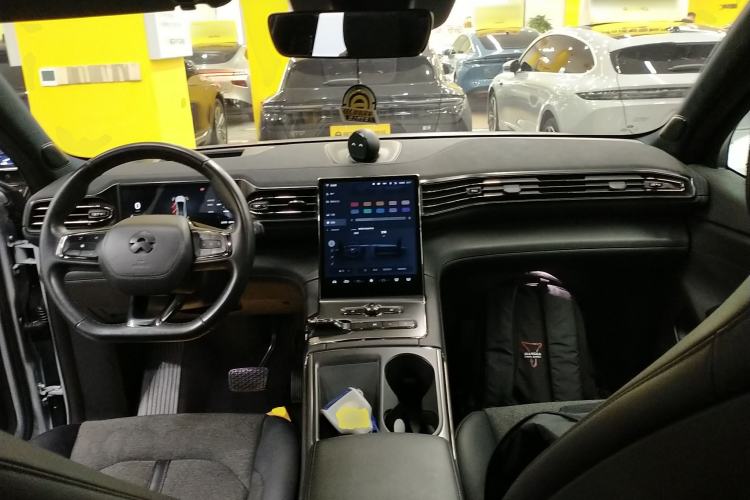 Used Nio EC6 2020 615 km Performance Edition Center Console