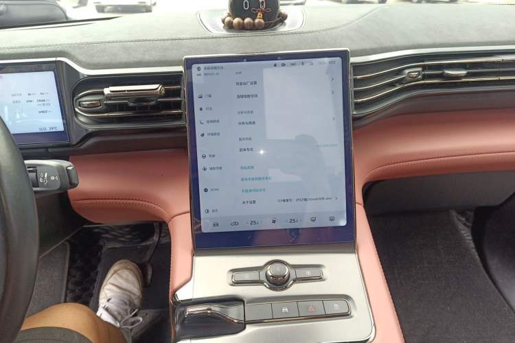 Used Nio EC6 2020 615 km Signature Edition Audio And AC Panel