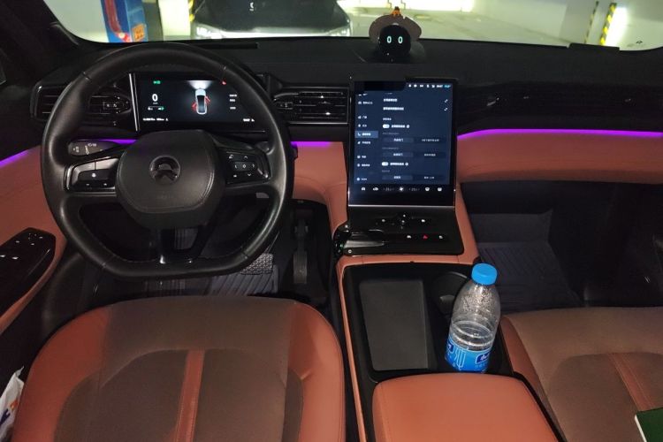 Used Nio EC6 2020 605 km Sport Edition Center Console