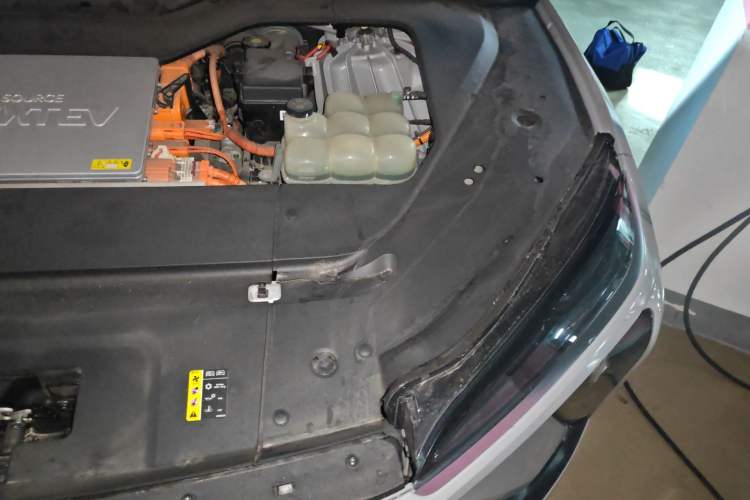 Used Nio EC6 2020 430 km Sport Version Engine Bay Left