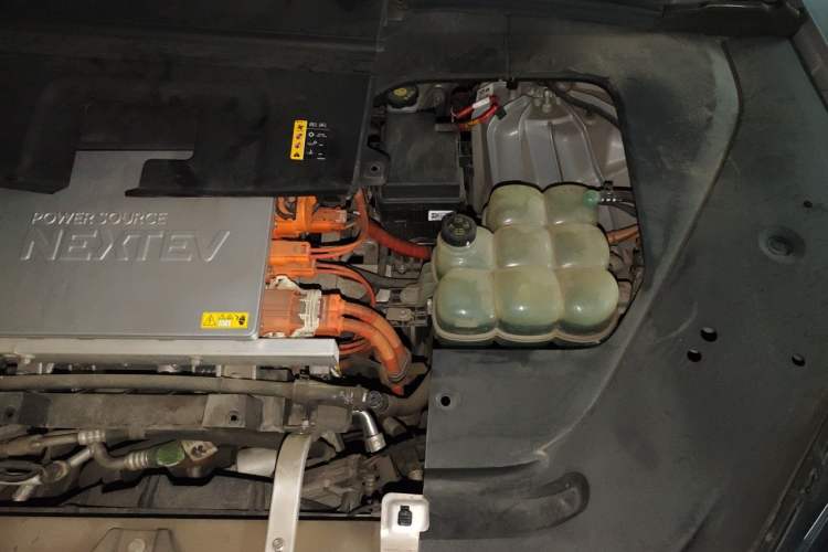 Used Nio EC6 2020 605 km Sport Edition Engine Bay Left