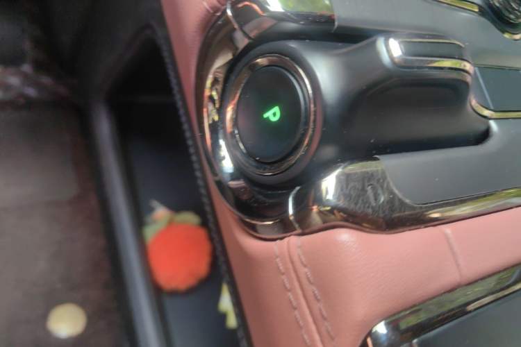 Used Nio EC6 2020 605 km Sport Edition Gear Lever