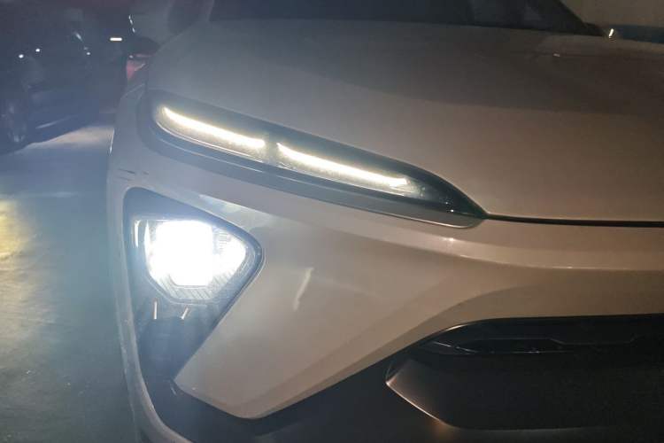 Used Nio EC6 2020 605 km Sport Edition Right Front Headlight