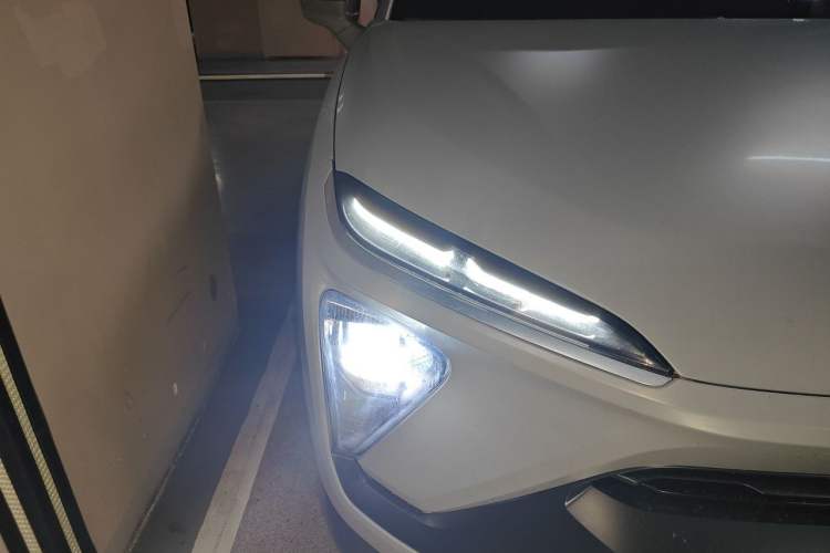 Used Nio EC6 2020 605 km Sport Edition Right Front Headlight