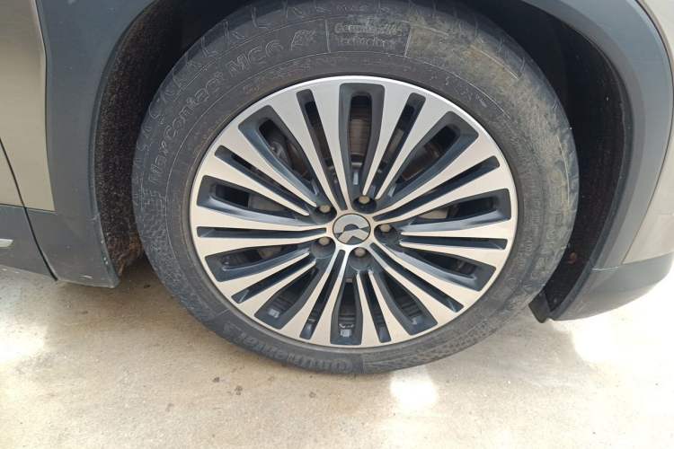 Used Nio EC6 2020 615 km Signature Edition Right Front Wheel Hub