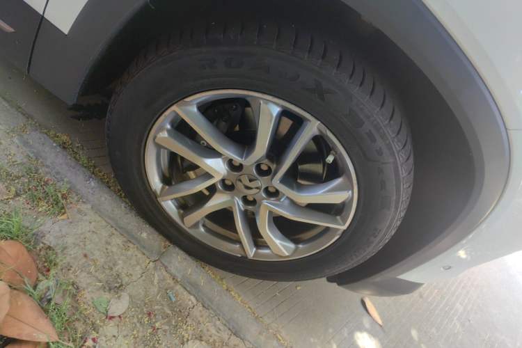 Used Nio EC6 2020 605 km Sport Edition Right Front Wheel Hub