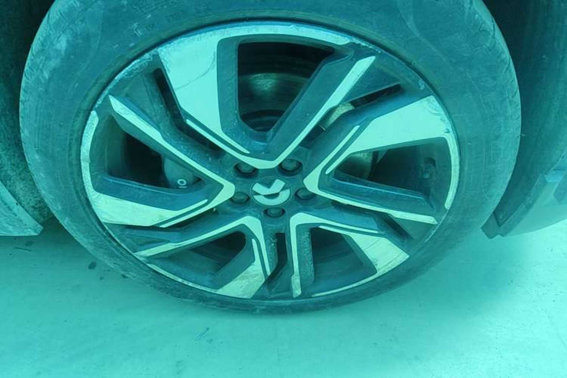 Used Nio EC6 2020 440 km Performance Version Right Front Wheel Hub