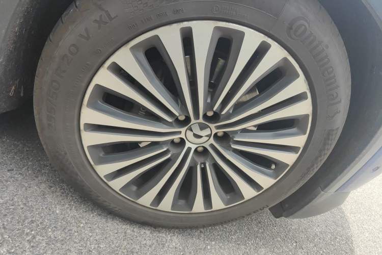 Used Nio EC6 2020 440 km Performance Version Right Front Wheel Hub