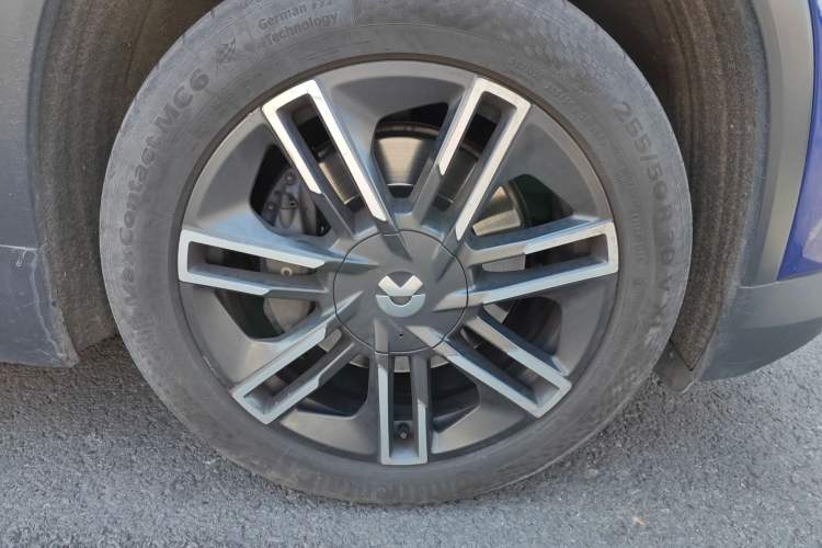 Used Nio EC6 2020 605 km Sport Edition Right Front Wheel Hub
