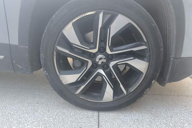 Used Nio EC6 2020 615 km Performance Edition Right Front Wheel Hub