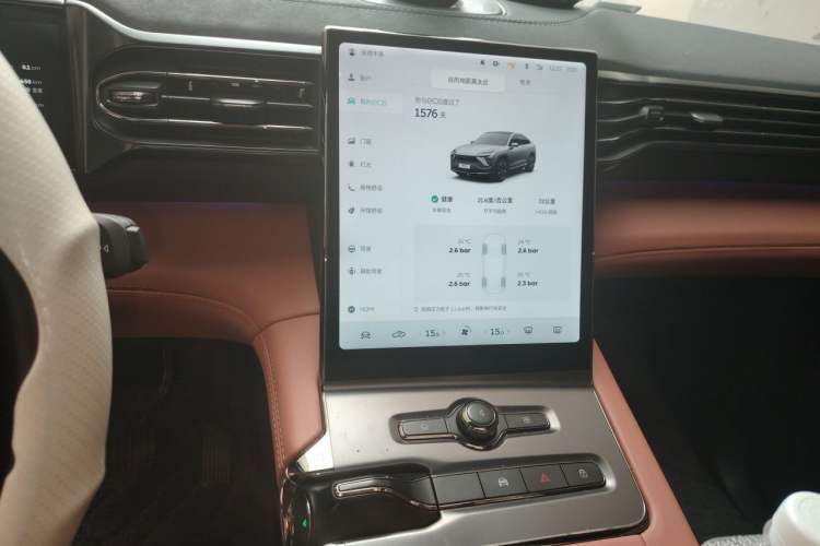 Used Nio EC6 2020 465 km Sport Edition Audio And AC Panel