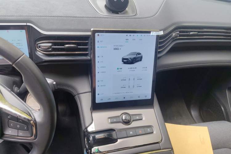 Used Nio EC6 2020 605 km Sport Edition Audio And AC Panel