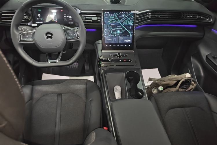 Used Nio EC6 2020 605 km Sport Edition Center Console