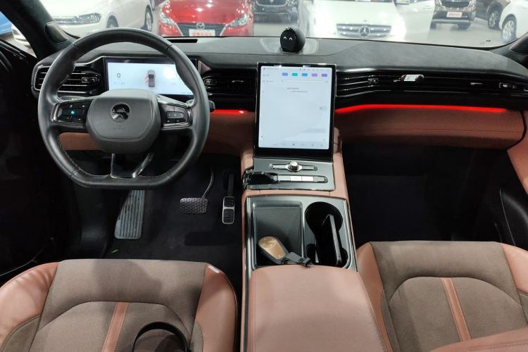 Used Nio EC6 2020 605 km Sport Edition Center Console