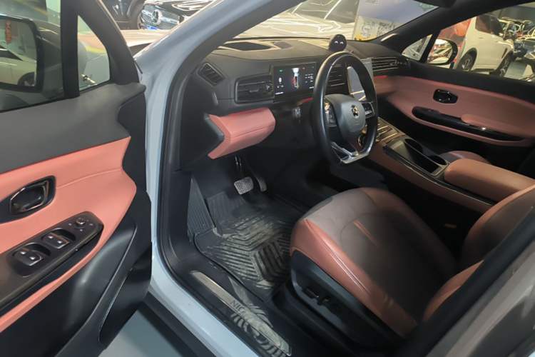 Used Nio EC6 2020 605 km Sport Edition Driver Seat