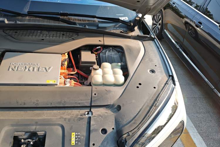 Used Nio EC6 2020 605 km Sport Edition Engine Bay Left