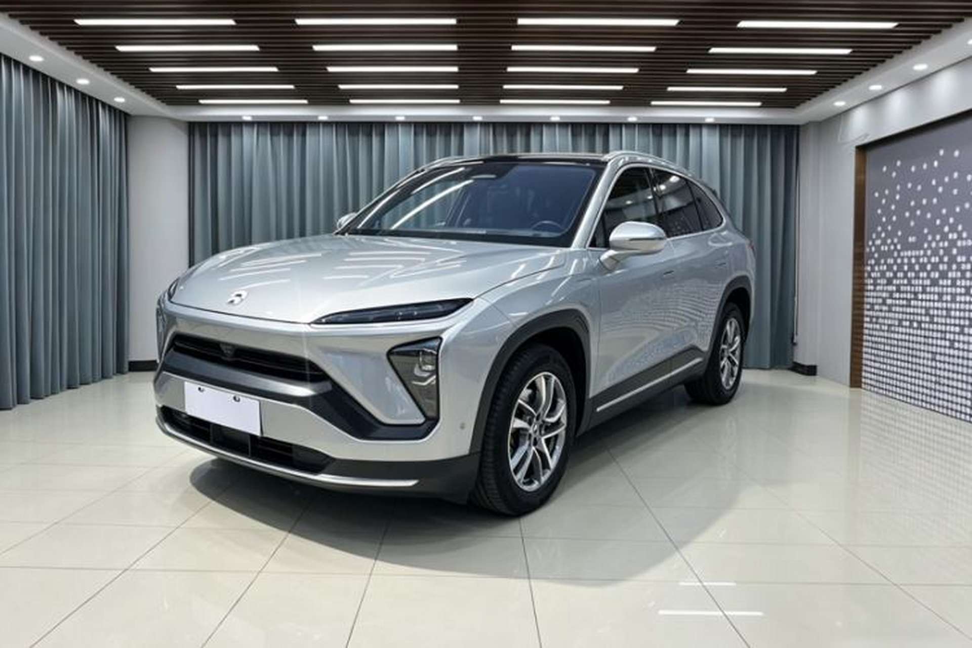 Used Nio EC6 2020 465 km Sport Edition Front Left 45 Deg