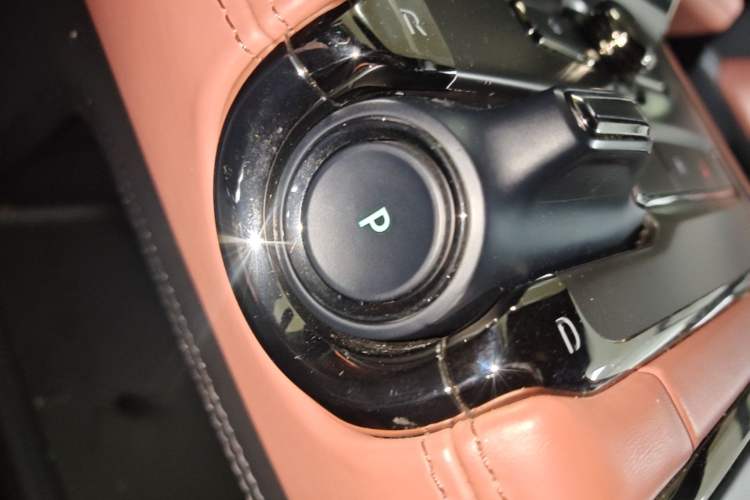 Used Nio EC6 2020 465 km Sport Edition Gear Lever
