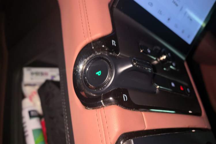 Used Nio EC6 2020 430 km Sport Version Gear Lever