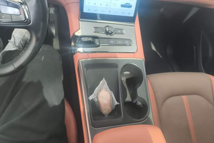Used Nio EC6 2020 605 km Sport Edition Gear Lever